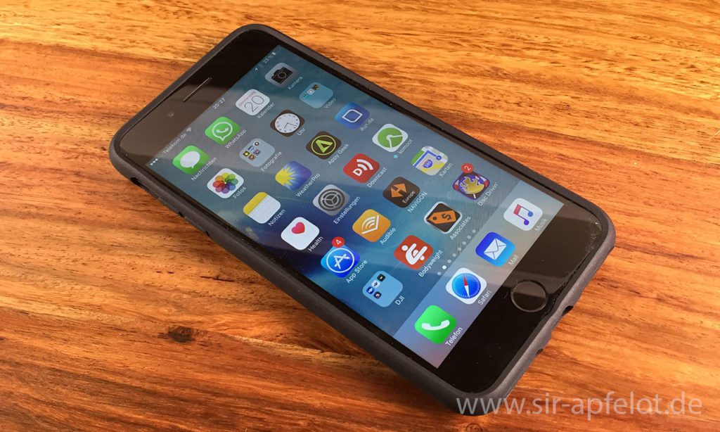 Hier das aktuelle iPhone 7 Plus im neuen Quad Lock Case … fotografiert mit dem iPhone 6… manchmal ist es hilfreich, wenn man sein altes iPhone behält! ;-)