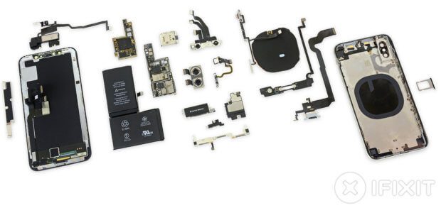 Der iPhone X Teardown von iFixit zeigt, was in dem Apple Smartphone an Hardware steckt.