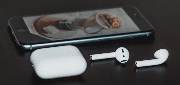 Die Apple AirPods einzeln verwenden, als Freisprechanlage bzw. Headset nutzen und immer ein Ohr frei haben - das geht und lohnt sich in vielen Situationen.