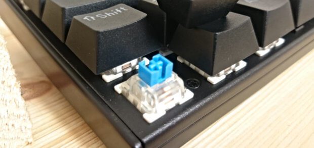 Die AUKEY KM-G9 Tastatur verfügt über mechanische Outemu Blue Keys, also haltbare und klickende Tasten.