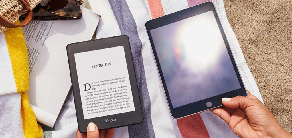 Klein, leicht und ohne spiegelndes Display ist der neue Amazon Kindle Paperwhite 2018 ideal für Urlaub und Reise - sogar am / im Pool oder See! Bild: Amazon