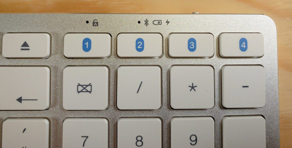 Bis zu vier Bluetooth-Geräte (Mac, iPhone oder iPad) lassen sich mit der Satechi Tastatur koppeln. Die Umschaltung ist per Knopfdruck innerhalb von ein bis zwei Sekunden erledigt.