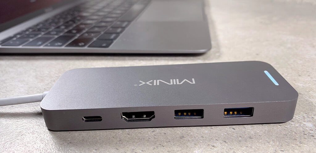 Der Minix Adapter bietet 2x USB-A, 1x HDMI und 1x USB-C zum Laden.