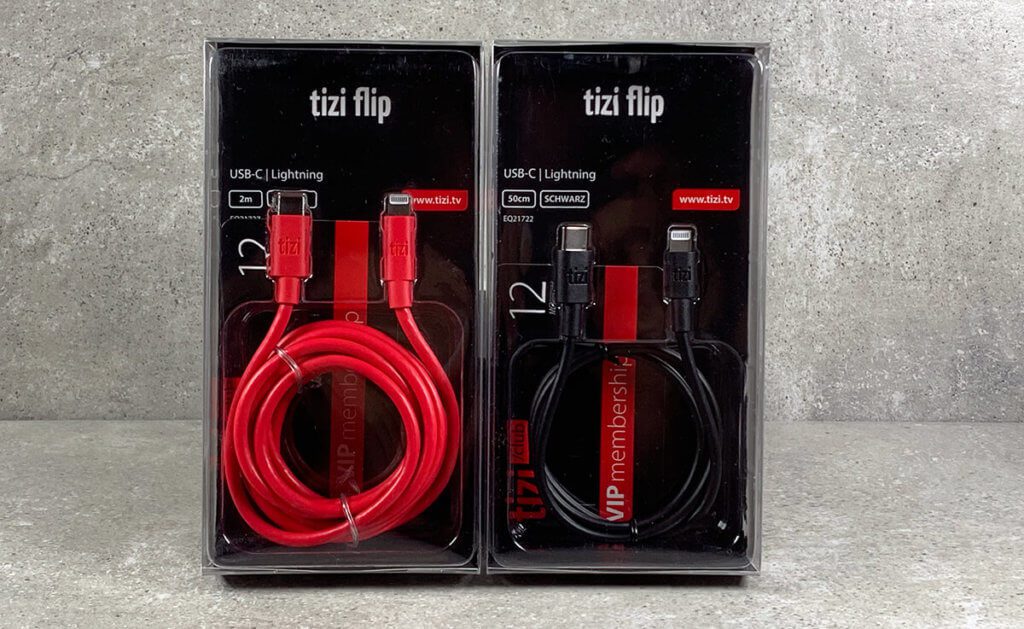 Hier sind die zwei tizi flip Ultra USB-C-auf-Lightning-Kabel mit 2 Meter (rot) und 0,5 Meter (schwarz) noch original verpackt (Fotos: Sir Apfelot).