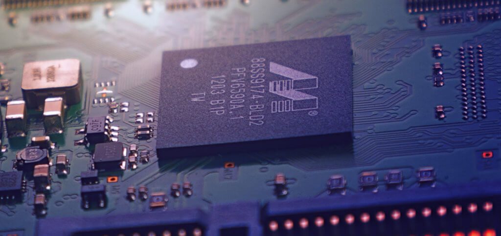 Chips mit Galliumnitrid statt Silizium bieten mehr Leistung und Effizienz bei kleinerer Größe. Infos zum Stoff, GaN-Netzteile sowie Ladegeräte als Vorreiter findet ihr hier. (Bild: Symbolbild / Quelle: Unsplash)