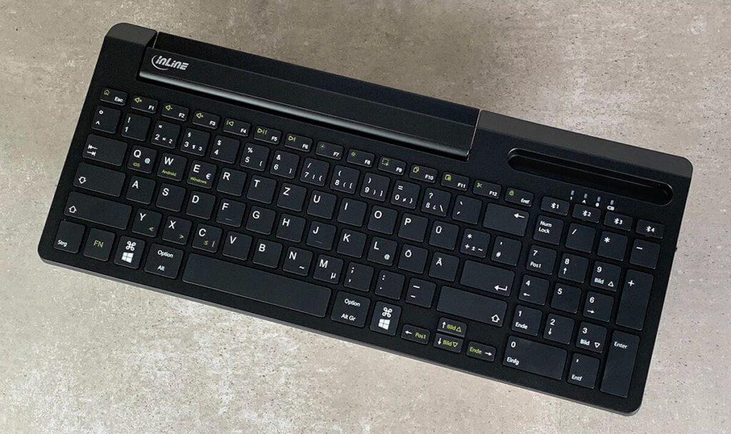Sieht schlicht und elegant aus: Die 4-in-1 Bluetooth-Tastatur von InLine (Foto: Sir Apfelot).
