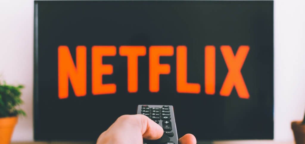Bessere Netflix-Preise mit einem Billig-Abo aus einem anderen Land erreichen? Das geht per Streaming über VPN-Dienste. Wie ihr bessere Preise und mehr Auswahl über Angebote von VPNs bei Netflix bekommt, das lest ihr hier.