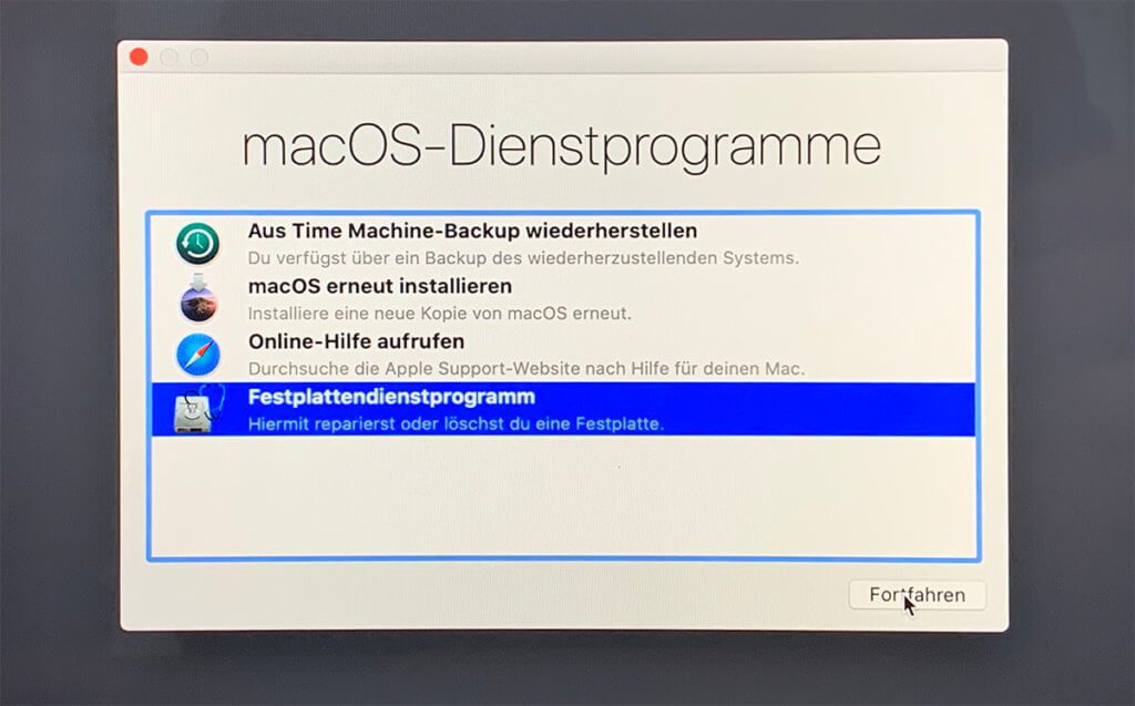 In den macOS Dienstprogrammen wählt man das Festplattendienstprogramm, um zu prüfen, ob die Festplatten gemountet bzw. aktiviert sind.