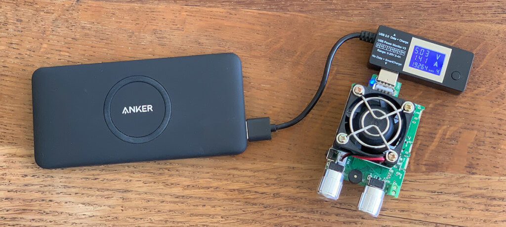 Mit einem USB-Lastwiderstand kann man gut testen, wann die Notabschaltung der Powerbank greift (Fotos: Sir Apfelot).