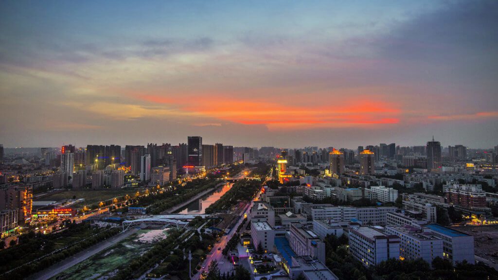 In Zhengzhou steht das Foxconn-Werk, das den Hauptanteil bei der iPhone 12 Produktion trägt (Foto: Relief / Pixabay).
