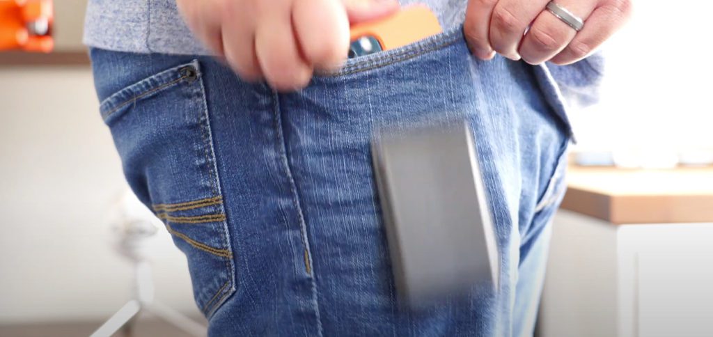 La cartera de piel magnética MagSafe de Apple para el iPhone 12
