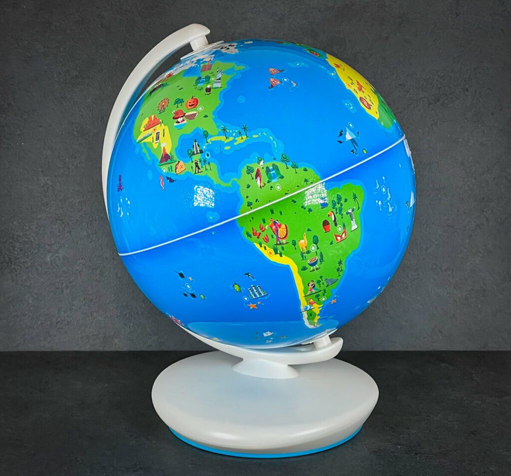 Der Shifu Orboot Globus funktioniert im Zusammenhang mit der App und erlaubt Kindern das selbständige Entdecken der Tiere, Kulturen und Länder der Erde (Foto: Sir Apfelot).