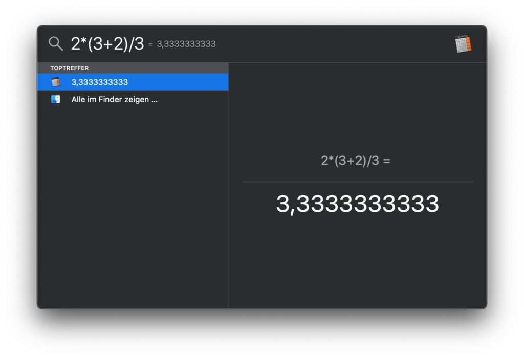 Mathe-Aufgaben rechnen in Spotlight am Apple Mac hat viele Vorteile: Anders als bei der Taschenrechner App seht ihr eure Gleichung, könnt sie jederzeit anpassen und bekommt sofort das neue Ergebnis angezeigt.