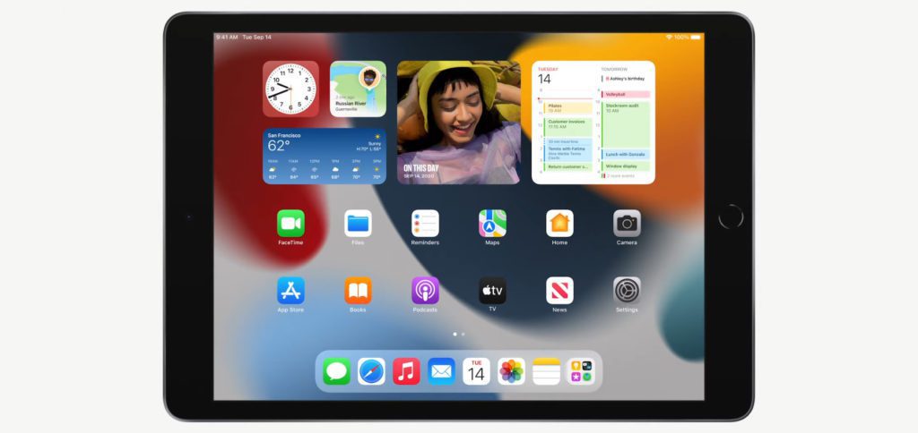 Das Apple iPad der 9. Generation ist zwar vom Design her stehen geblieben, bietet aber dank A13 Bionic Chip 20% mehr Leistung als der Vorgänger. Zudem gibt es eine FaceTime-Kamera mit 122° Weitwinkel-Objektiv und Center Stage.