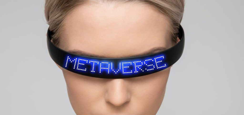 Ein Metaverse ist eine virtuelle Welt, in der Nutzer/innen als Avatare miteinander interagieren können. Aktuell wird das Facebook Metaverse diskutiert, aber auch Microsoft, Epic Games und weitere arbeiten an einem Metaversum. Die VR-Welt ist aber nicht neu, bereits 1985 gab es sie, und ab 2003 mit Second Life noch mehr…
