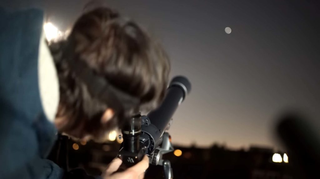 Um einen Eindruck von der Schärfe der verschiedenen Modelle zu bekommen, hat sich Astrobiscuit den Mond und den Jupiter angeschaut.