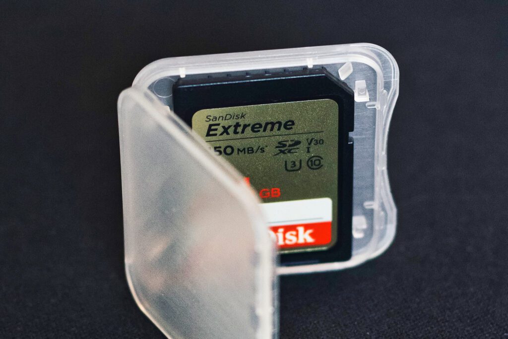 Die SanDisk Extreme (U3/V30) wird mit einem SD-Karten-Adapter geliefert und ist eigentlich eine microSDXC-Karte und eine der offiziellen Empfehlungen von DJI.