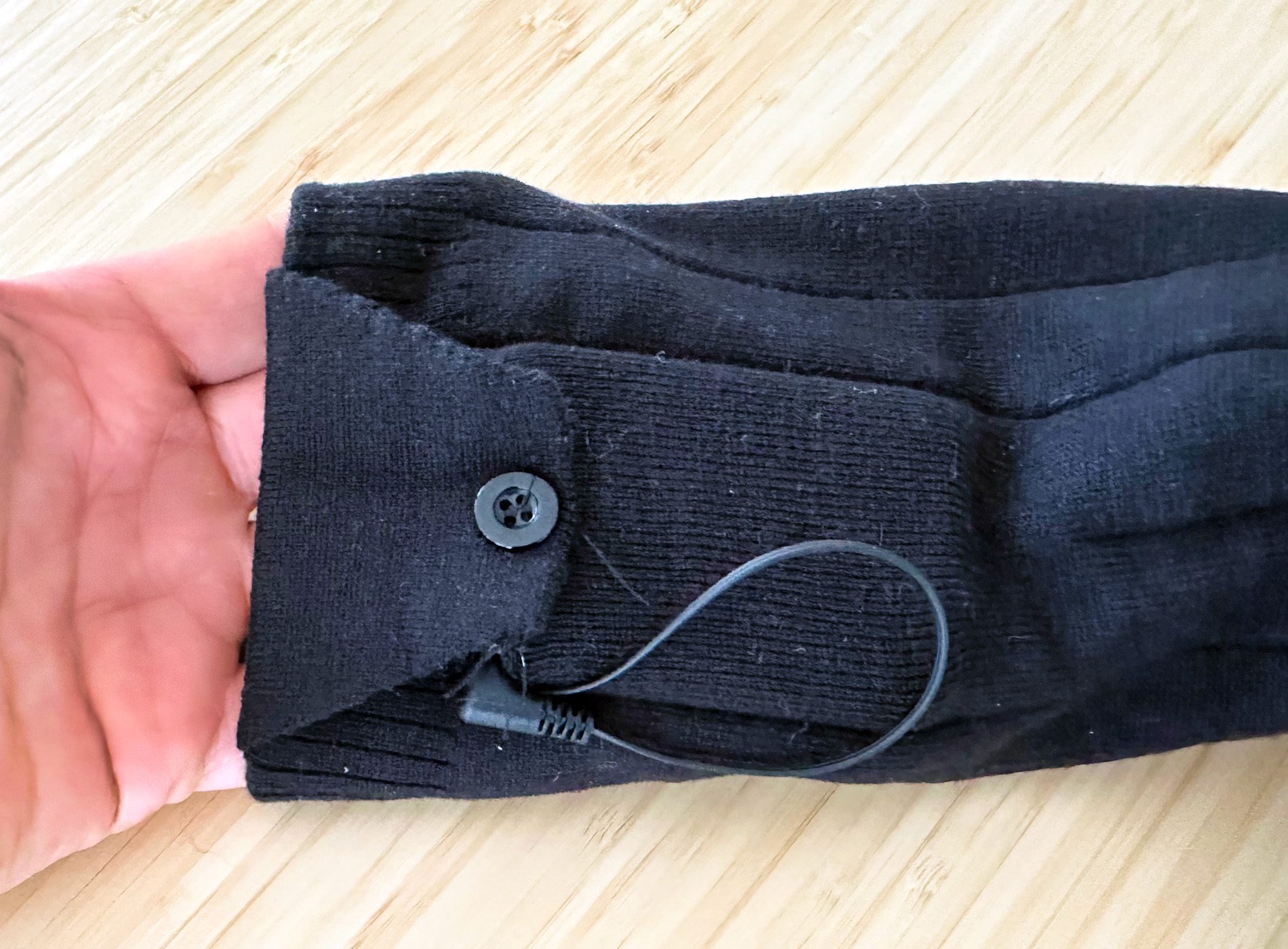 In dieser Tasche an den Socken wird der Akku untergebracht. Dieser stört kaum beim Tragen der Socken.