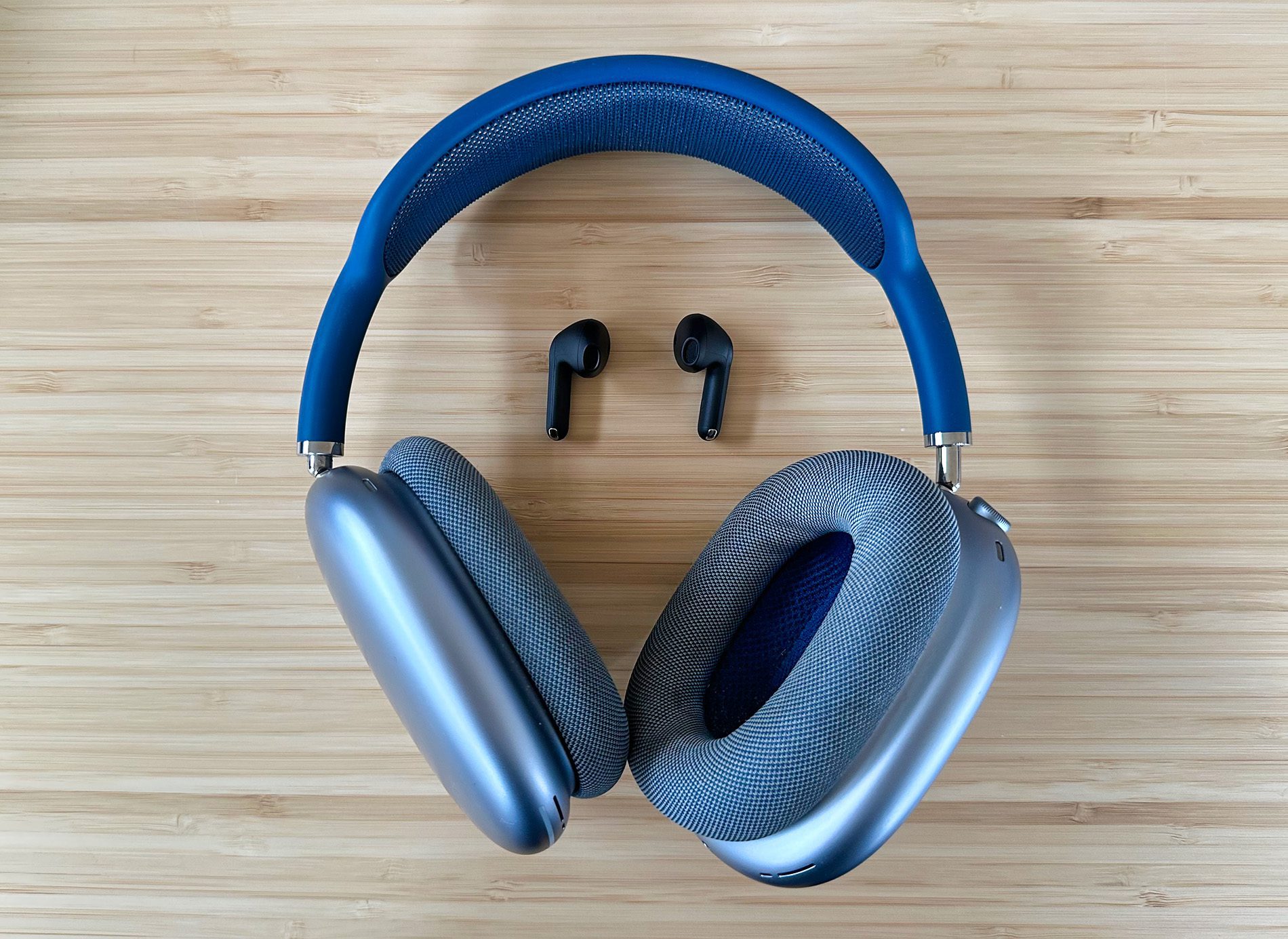 Unos auriculares baratos de JBL para competir con los AirPods Max: tienen  cancelación de ruido y autonomía de 50 horas