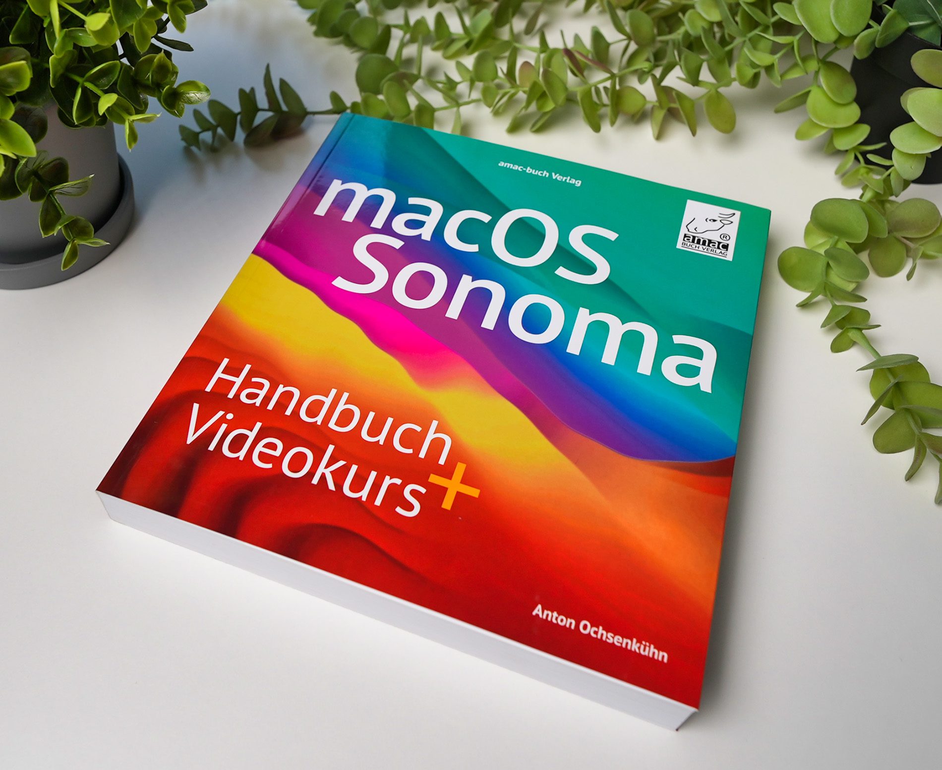 Das Handbuch zu macOS Sonoma bietet ganze 5 Stunden zusätzliches Videomaterial.