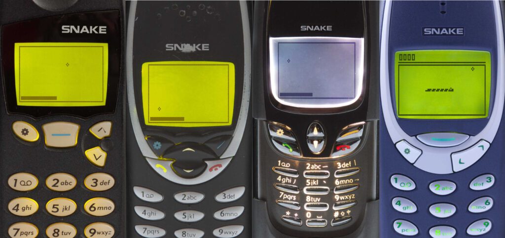Mit der Snake '97 App lassen sich die Nokia-Klassiker Snake und Snake II auf verschiedenen alten Handys simulieren. Am iPhone dient das Tastenfeld als Steuerelement, es können aber auch Bluetooth-Controller verwendet werden.