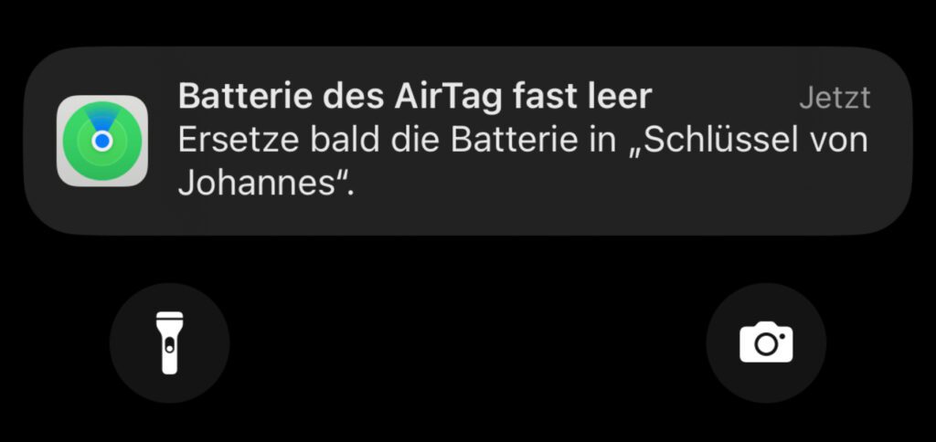 Ist die AirTag Batterie fast leer, dann meldet sich der Apple-Tracker mit einer Push-Benachrichtigung auf dem iPhone.