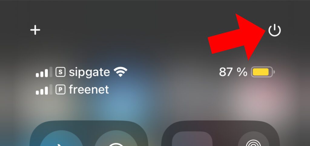 Ab iOS 18 zeigt das Kontrollzentrum des Apple iPhone einen Abschalt-Button an.